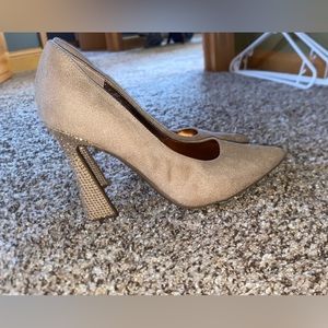 Nine West nude heels